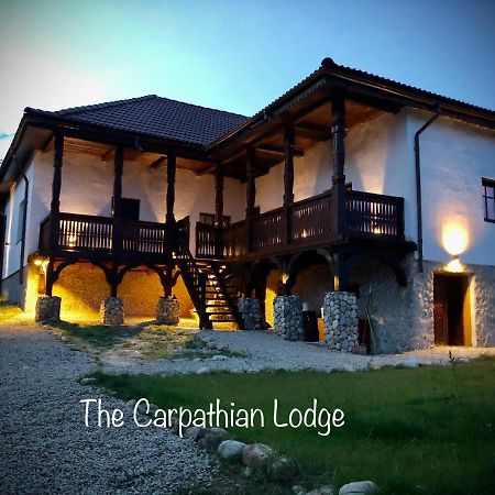 The Carpathian Lodge Runcu  Exterior photo